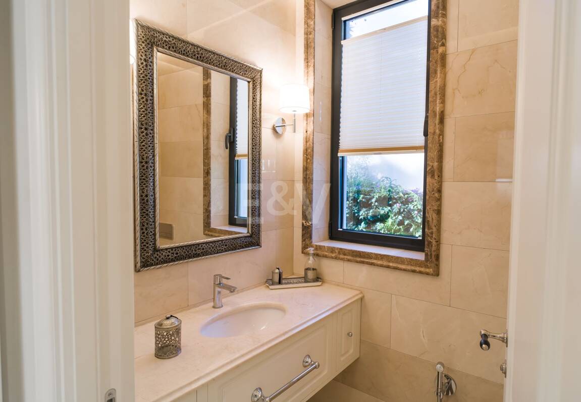 Lyxvilla med havsutsikt i exklusiva Los Flamingos Golf