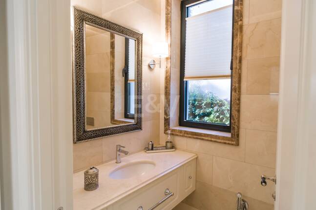 Lyxvilla med havsutsikt i exklusiva Los Flamingos Golf