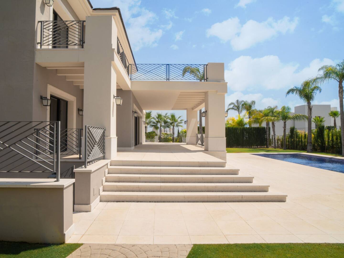 Lyxvilla med havsutsikt i exklusiva Los Flamingos Golf