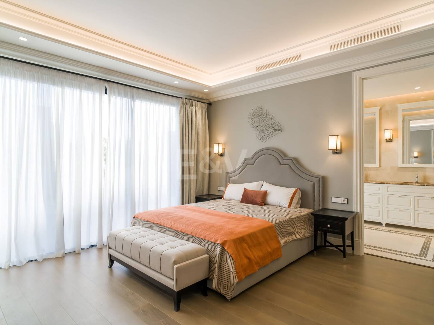 Lyxvilla med havsutsikt i exklusiva Los Flamingos Golf