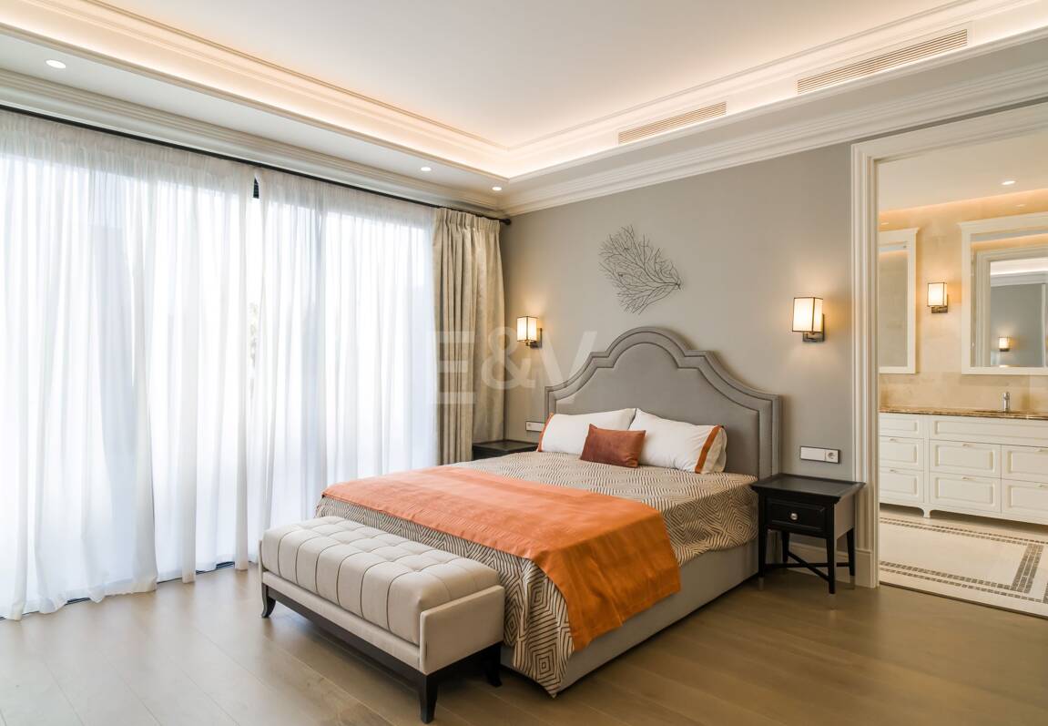 Lyxvilla med havsutsikt i exklusiva Los Flamingos Golf