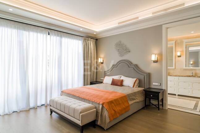 Lyxvilla med havsutsikt i exklusiva Los Flamingos Golf