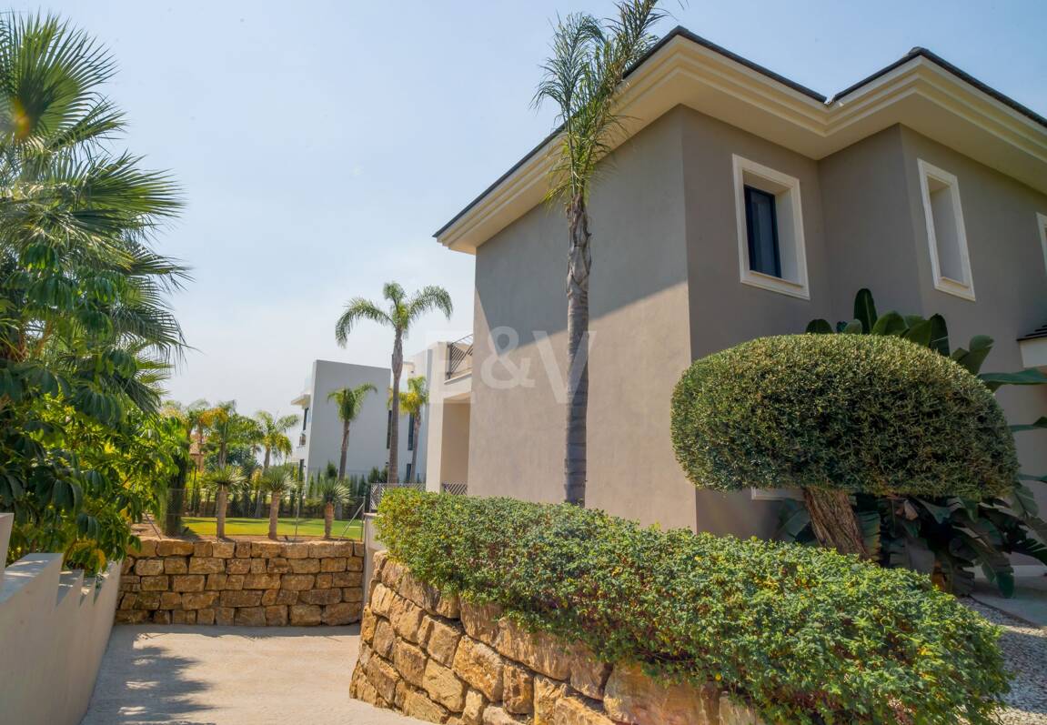 Lyxvilla med havsutsikt i exklusiva Los Flamingos Golf