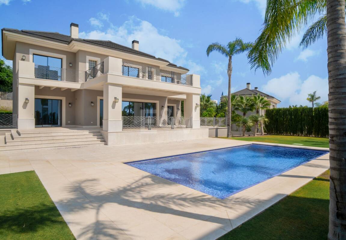 Lyxvilla med havsutsikt i exklusiva Los Flamingos Golf