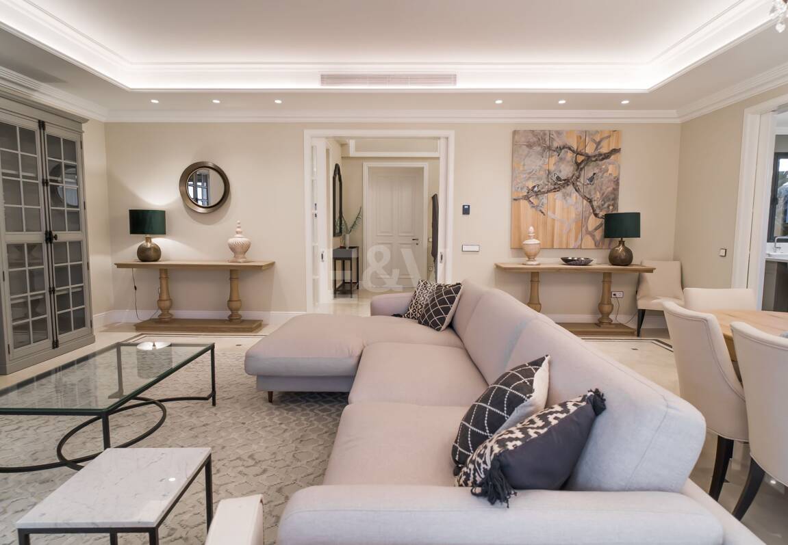 Lyxvilla med havsutsikt i exklusiva Los Flamingos Golf