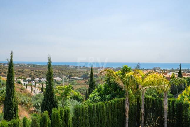 Lyxvilla med havsutsikt i exklusiva Los Flamingos Golf