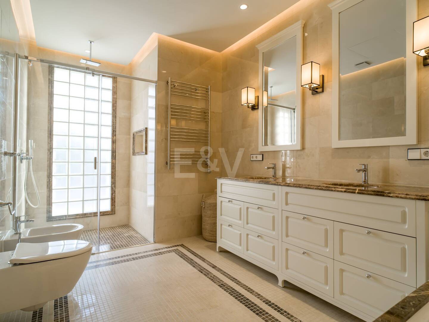 Lyxvilla med havsutsikt i exklusiva Los Flamingos Golf