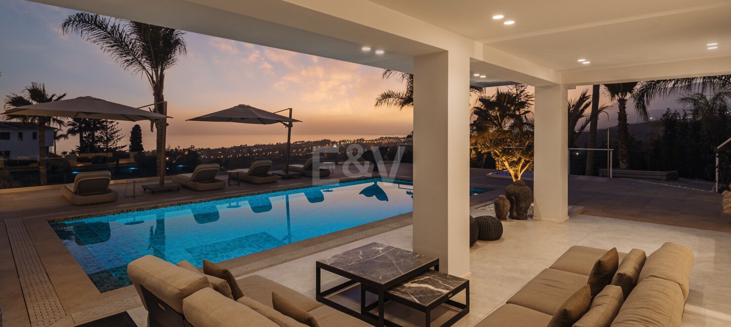 Villa with Breath-taking Views in El Rosario