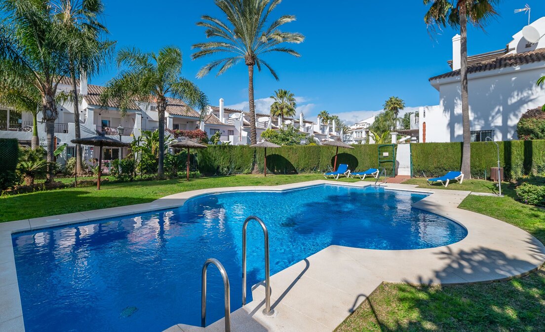 Town-House i Los Naranjos de Marbella med panoramautsikt