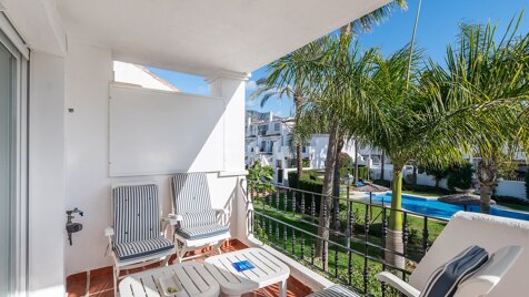 Casa adosada en Los Naranjos de Marbella con vistas panorámicas