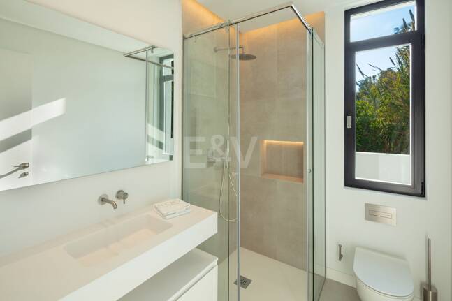 Stunning Modern Villa i Las Brisas med Breathtaking La Concha Utsikt