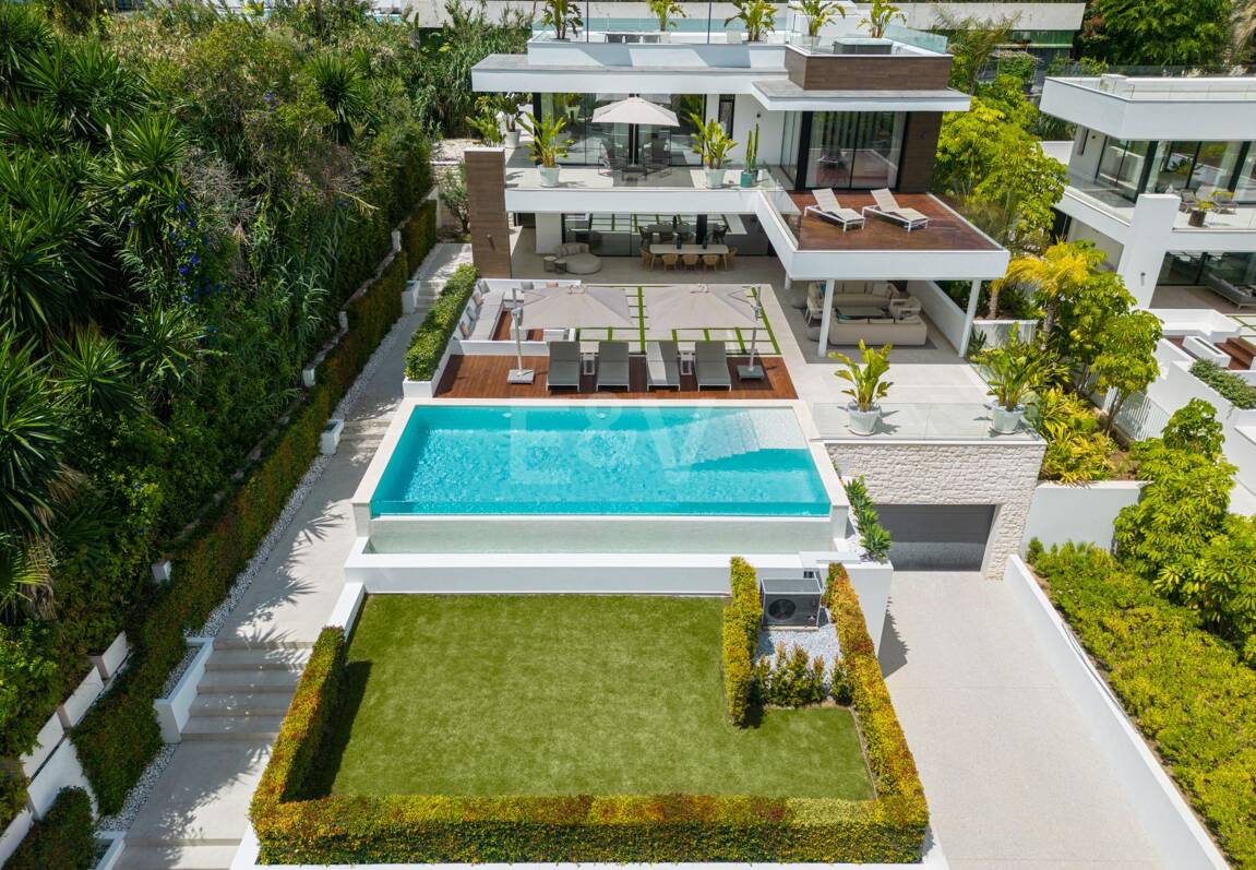 Stunning Modern Villa i Las Brisas med Breathtaking La Concha Utsikt