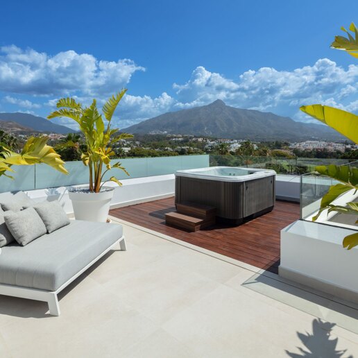 Atemberaubende moderne Villa in Las Brisas mit atemberaubendem Blick auf La Concha