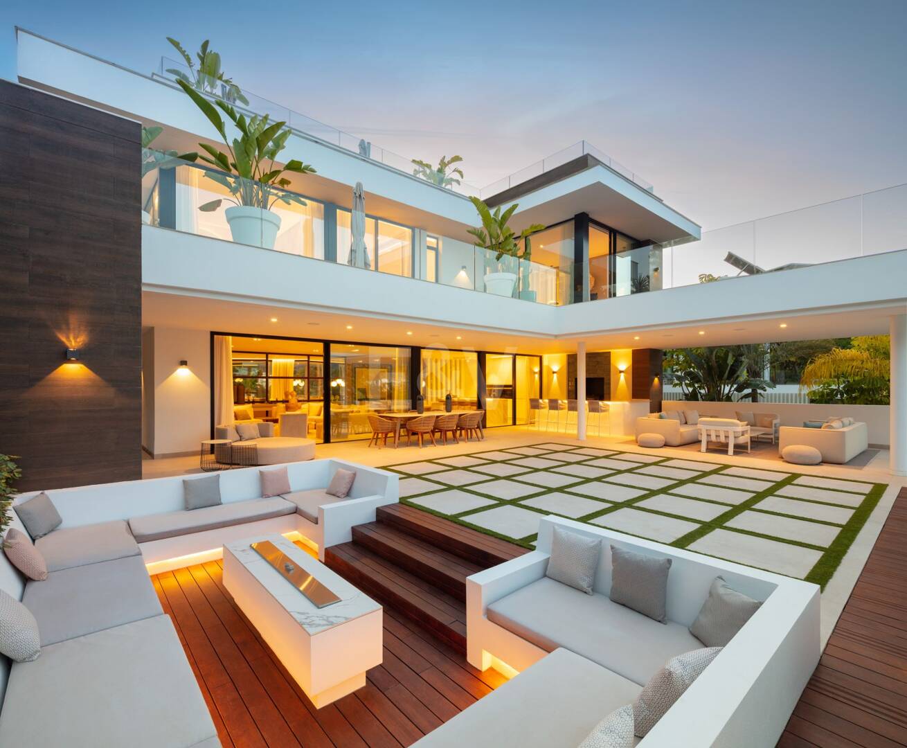 Stunning Modern Villa in Las Brisas with Breathtaking La Concha Views