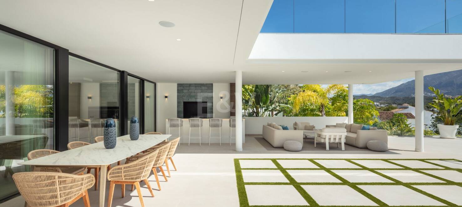 Stunning Modern Villa i Las Brisas med Breathtaking La Concha Utsikt