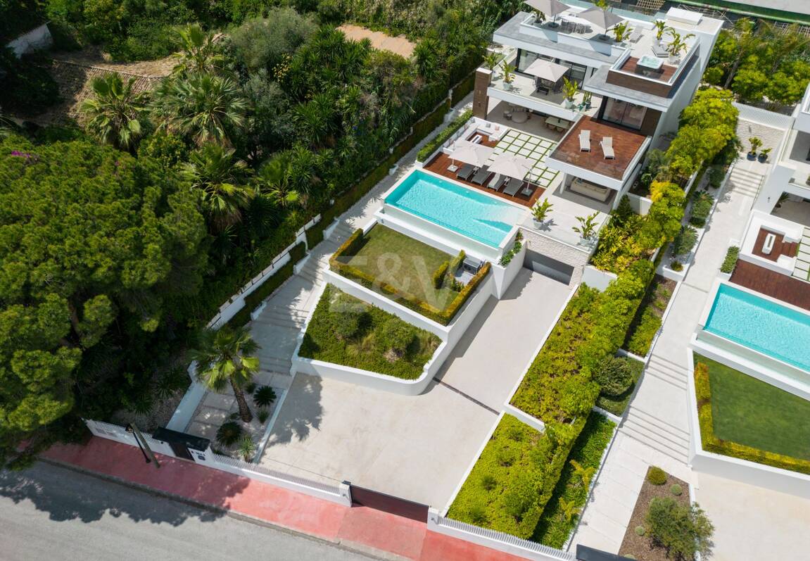 Stunning Modern Villa i Las Brisas med Breathtaking La Concha Utsikt