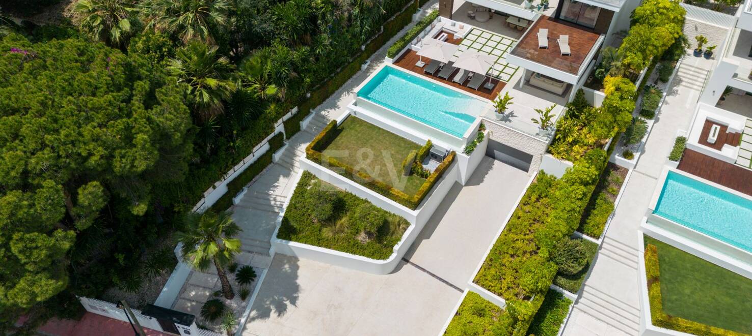 Stunning Modern Villa i Las Brisas med Breathtaking La Concha Utsikt