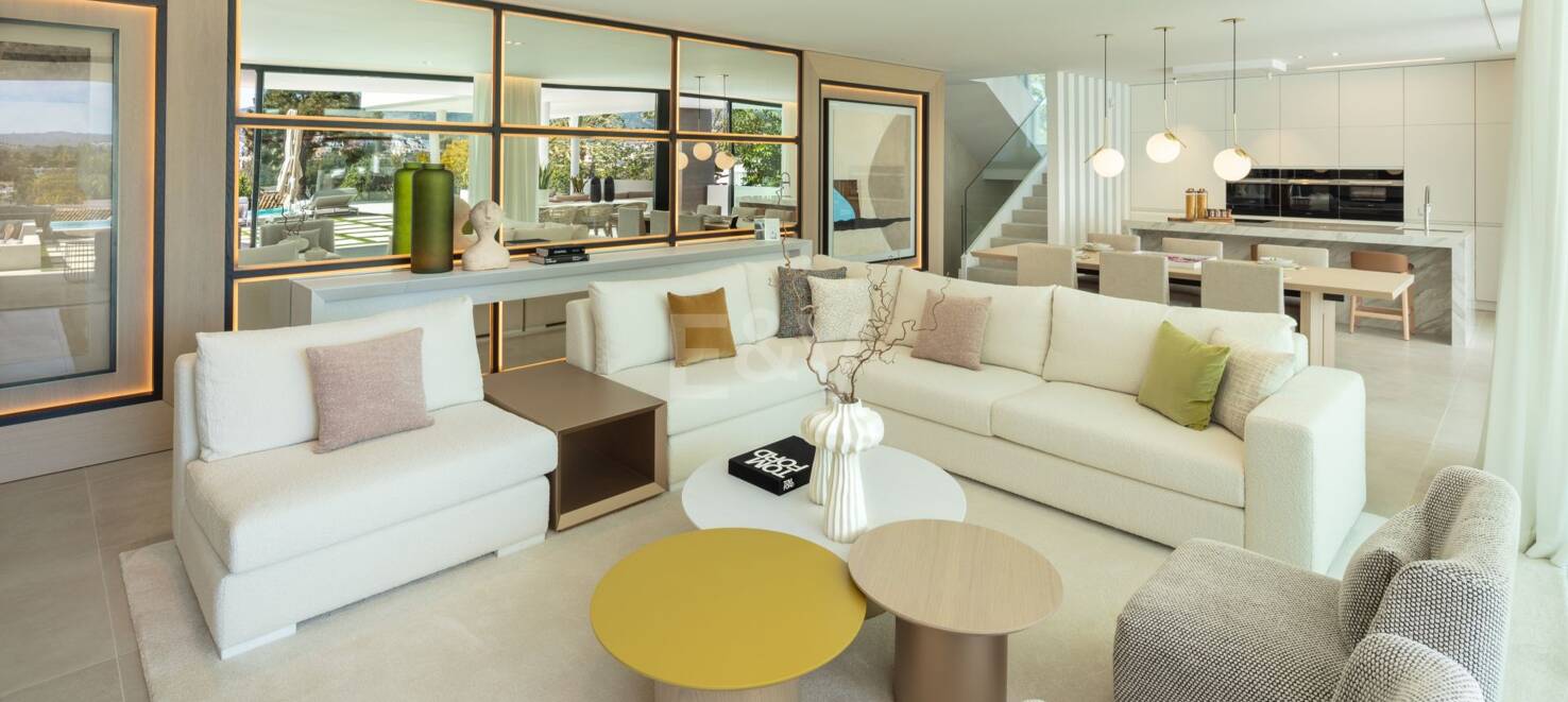 Stunning Modern Villa i Las Brisas med Breathtaking La Concha Utsikt