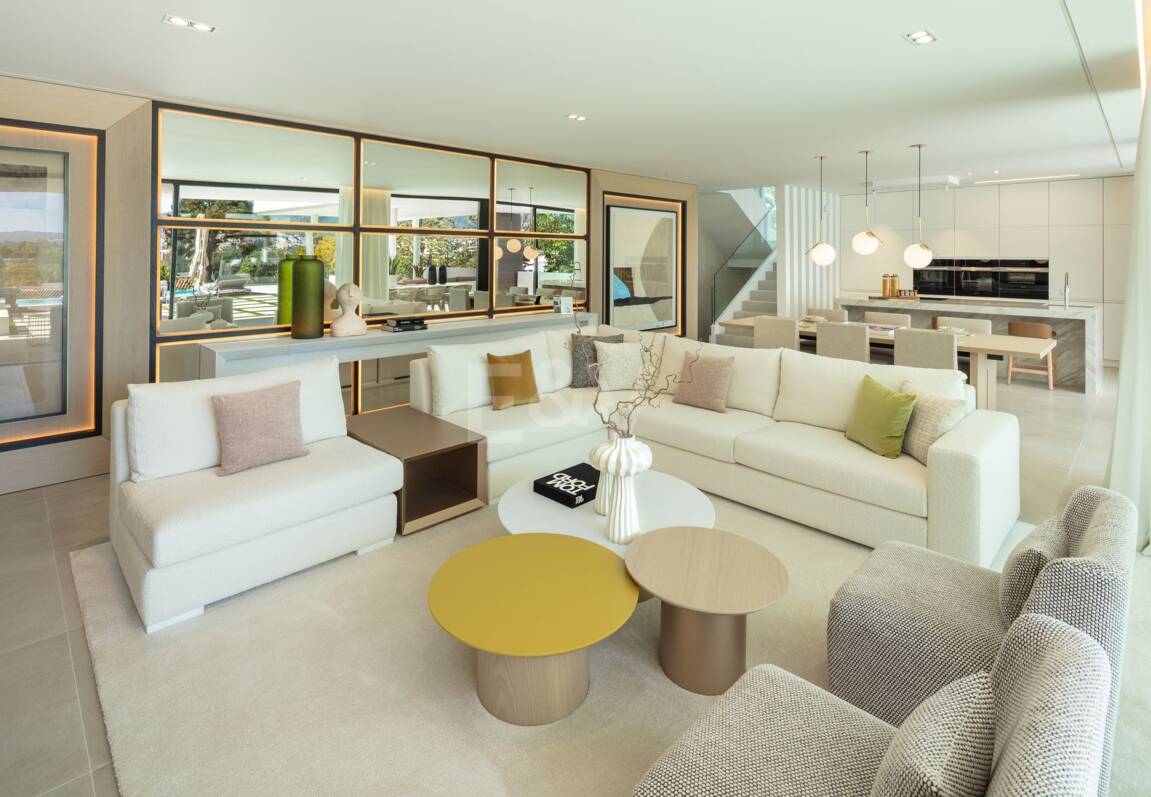 Stunning Modern Villa i Las Brisas med Breathtaking La Concha Utsikt