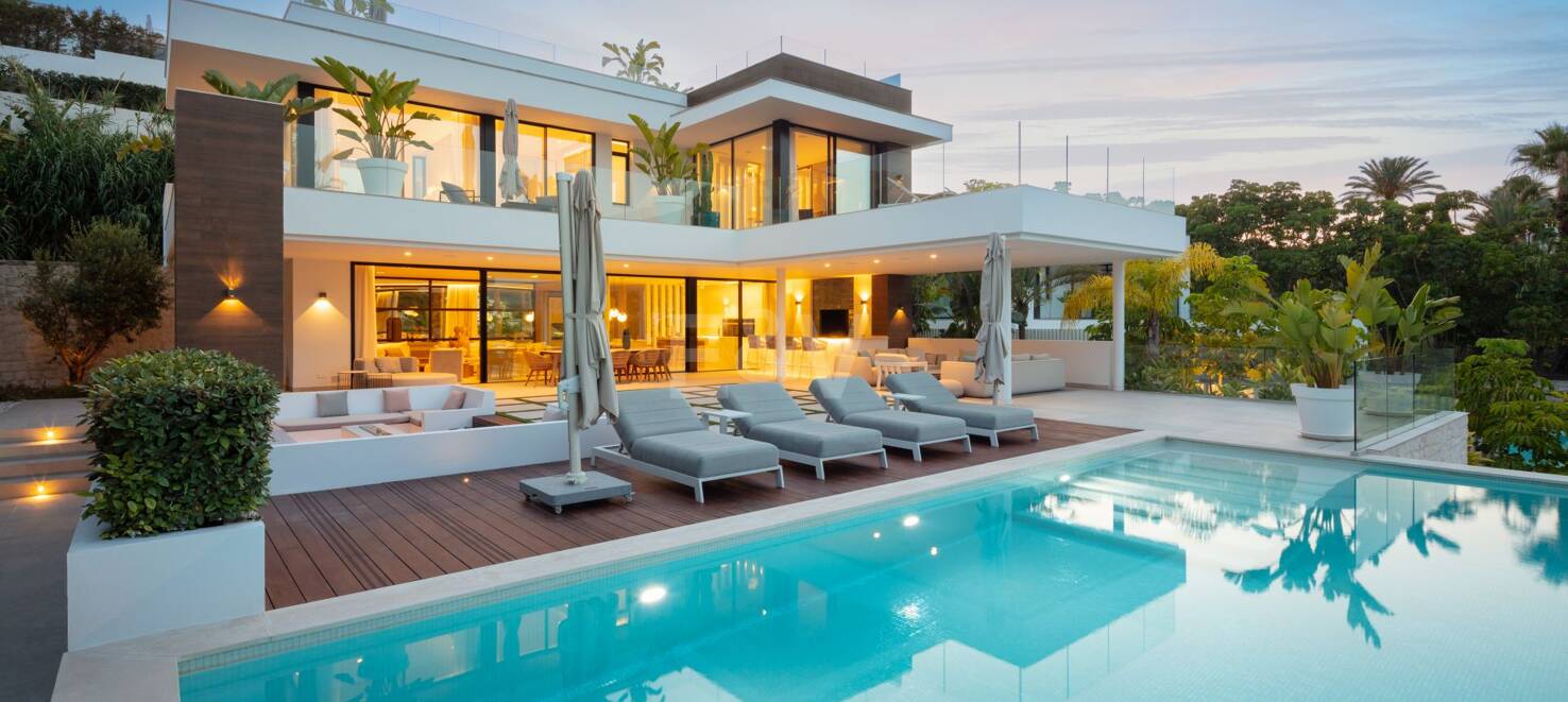 Stunning Modern Villa i Las Brisas med Breathtaking La Concha Utsikt