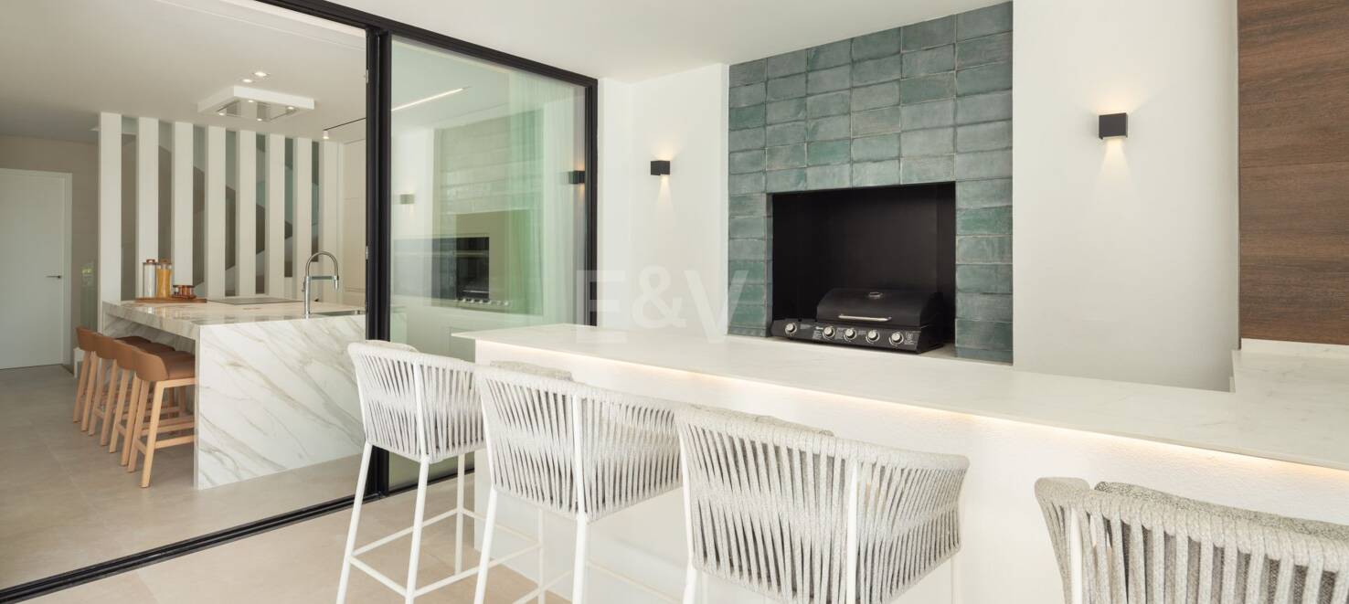Stunning Modern Villa i Las Brisas med Breathtaking La Concha Utsikt