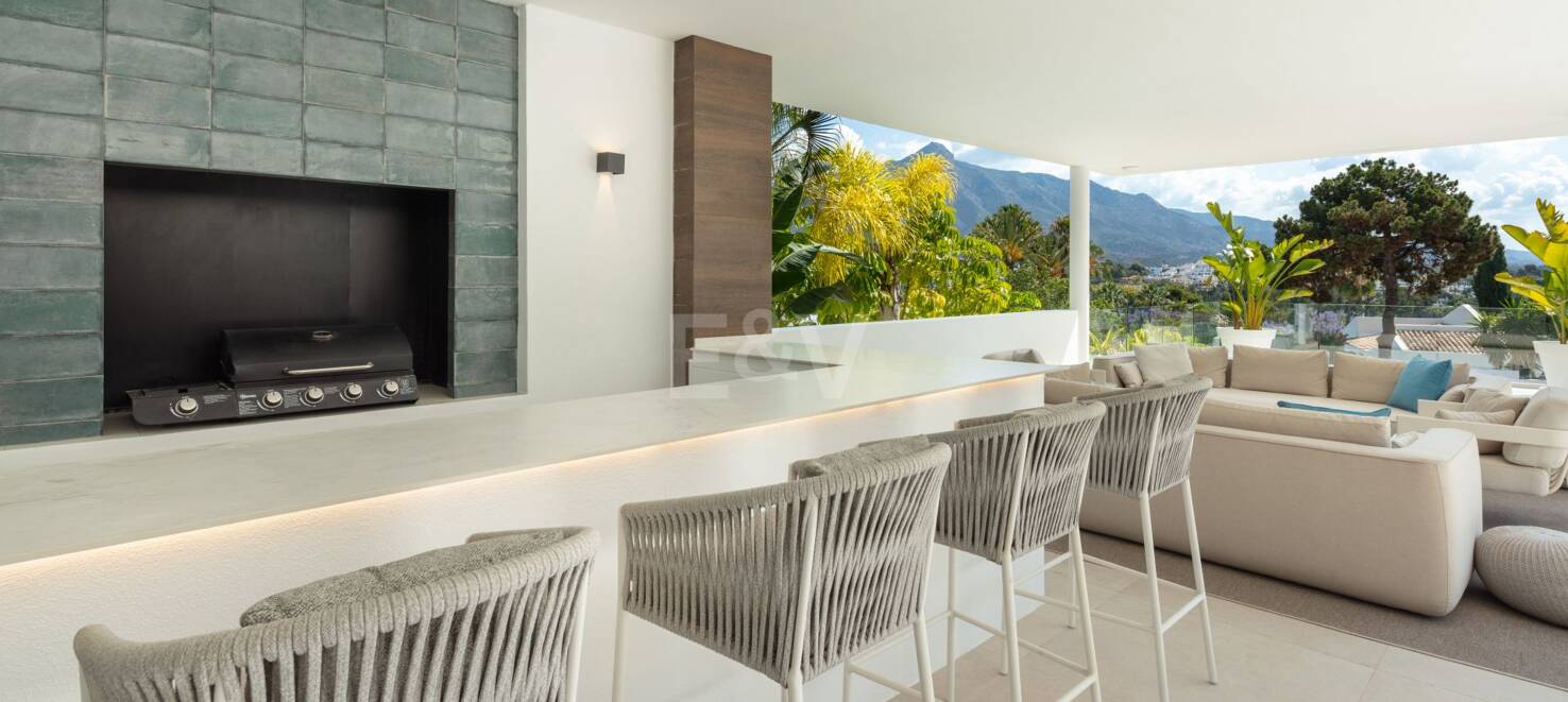 Stunning Modern Villa i Las Brisas med Breathtaking La Concha Utsikt