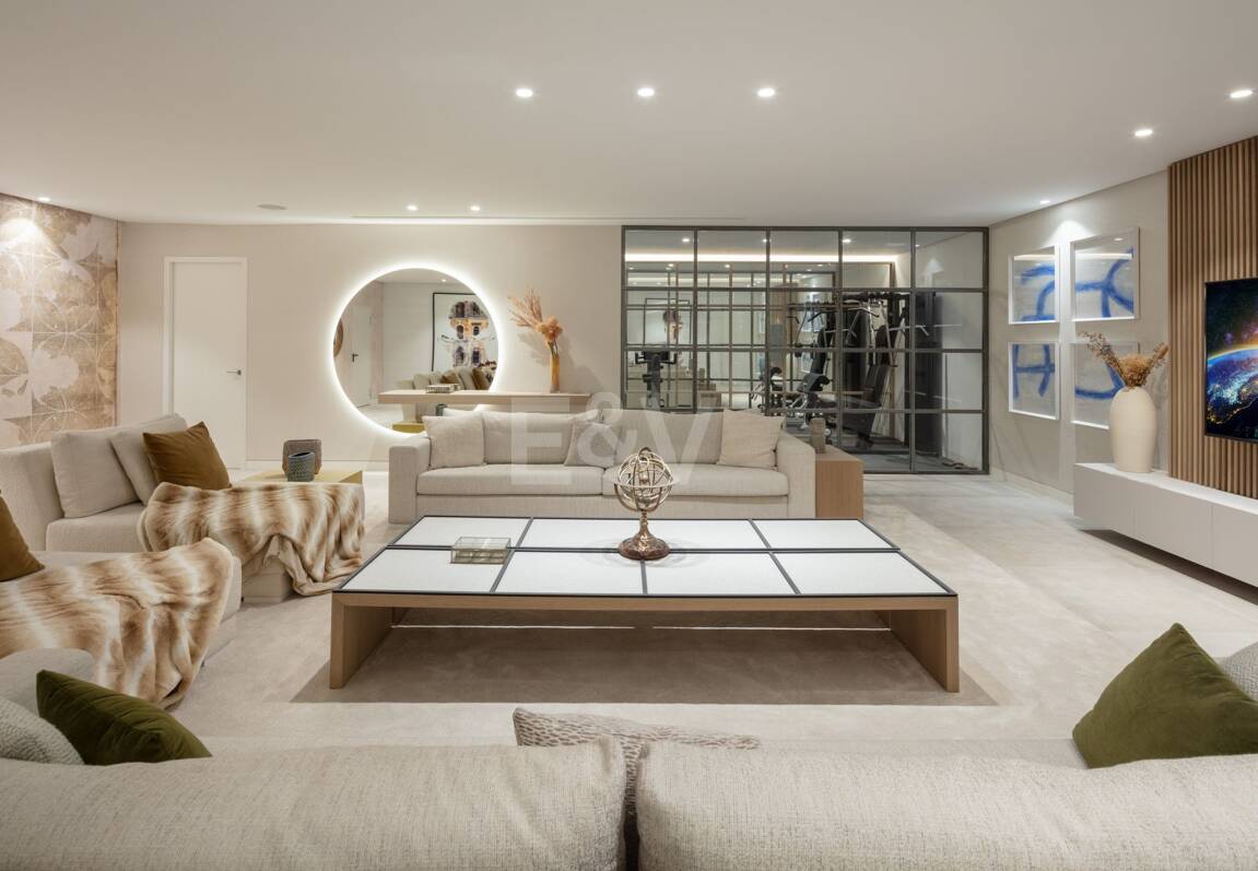 Stunning Modern Villa i Las Brisas med Breathtaking La Concha Utsikt