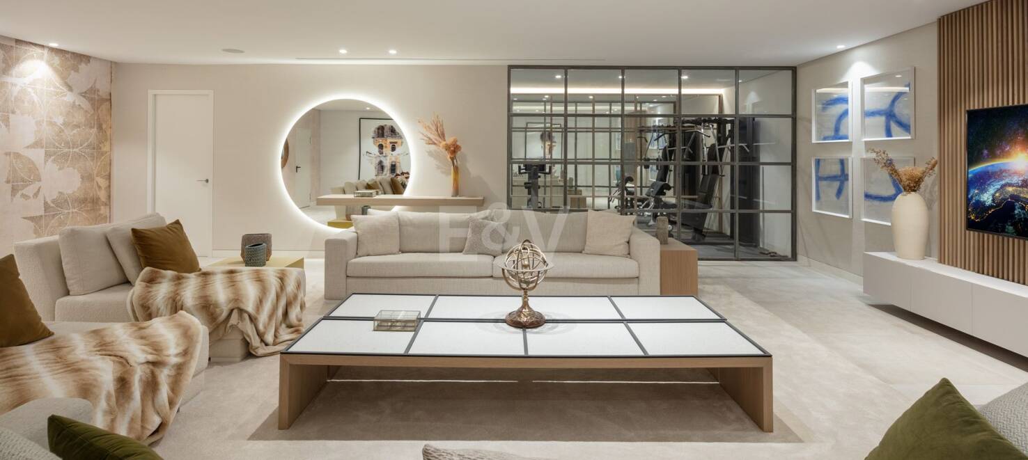 Stunning Modern Villa i Las Brisas med Breathtaking La Concha Utsikt