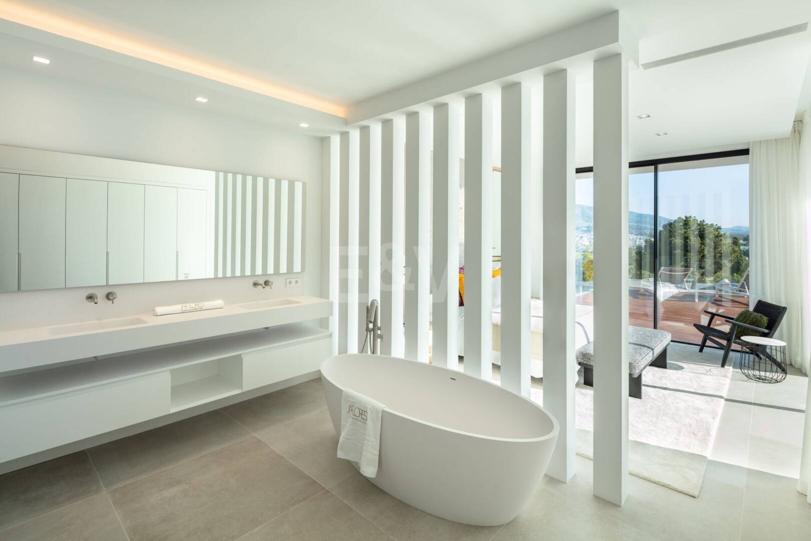 Stunning Modern Villa in Las Brisas with Breathtaking La Concha Views