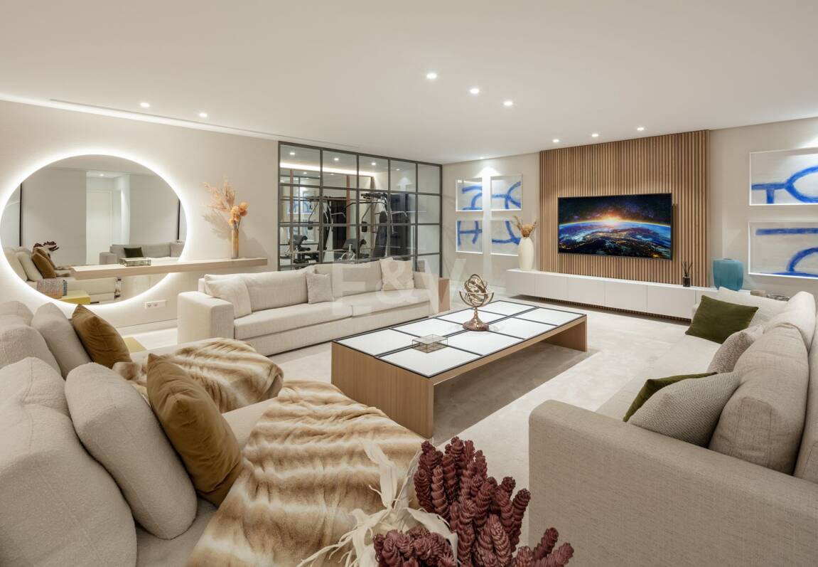 Stunning Modern Villa i Las Brisas med Breathtaking La Concha Utsikt