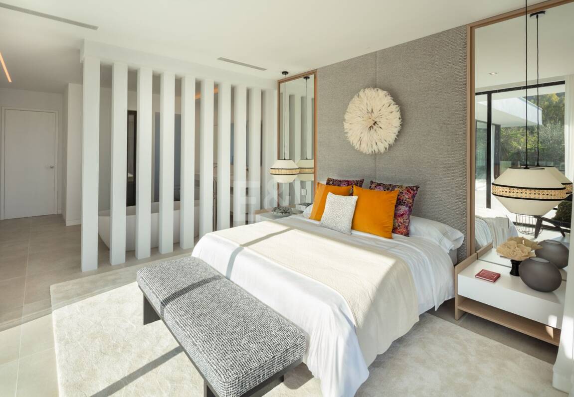 Stunning Modern Villa i Las Brisas med Breathtaking La Concha Utsikt