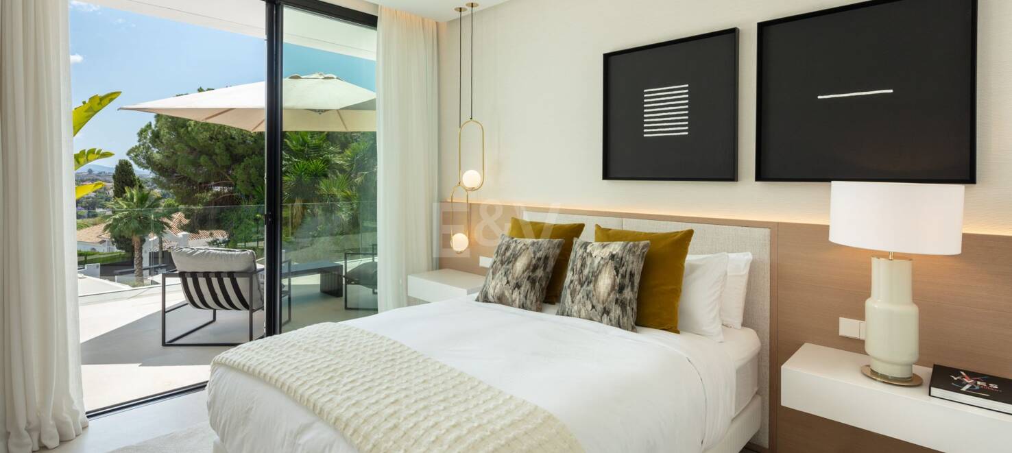 Stunning Modern Villa i Las Brisas med Breathtaking La Concha Utsikt
