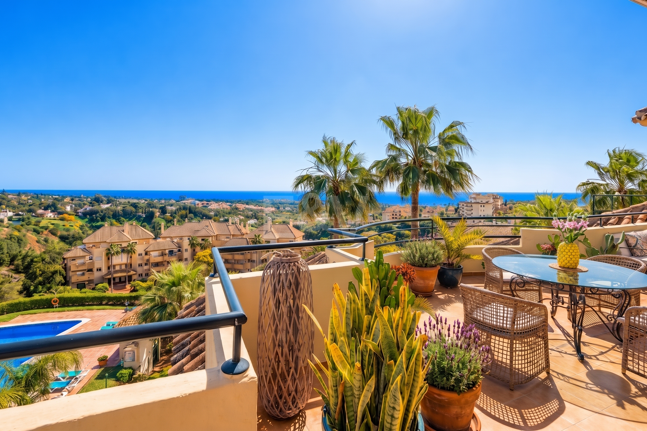 Penthouse med spektakulär utsikt över havet, golfbanan och naturen