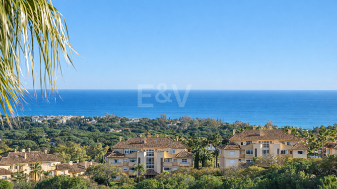 Duplex penthouse with spectacular views of the sea, golf course and nature