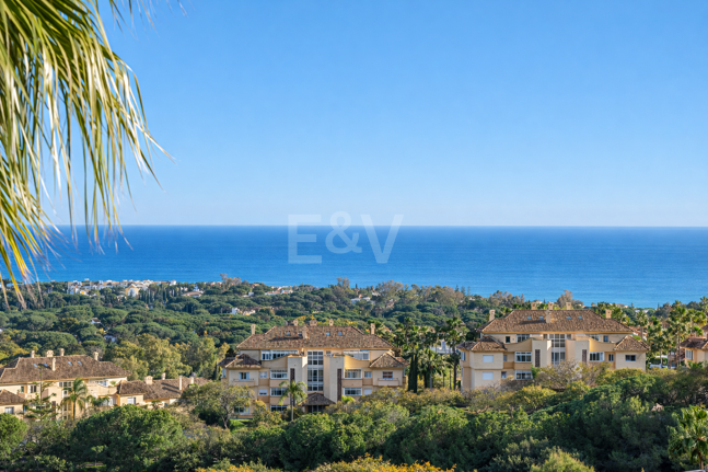 Penthouse with spectacular views of the sea, golf course, and nature