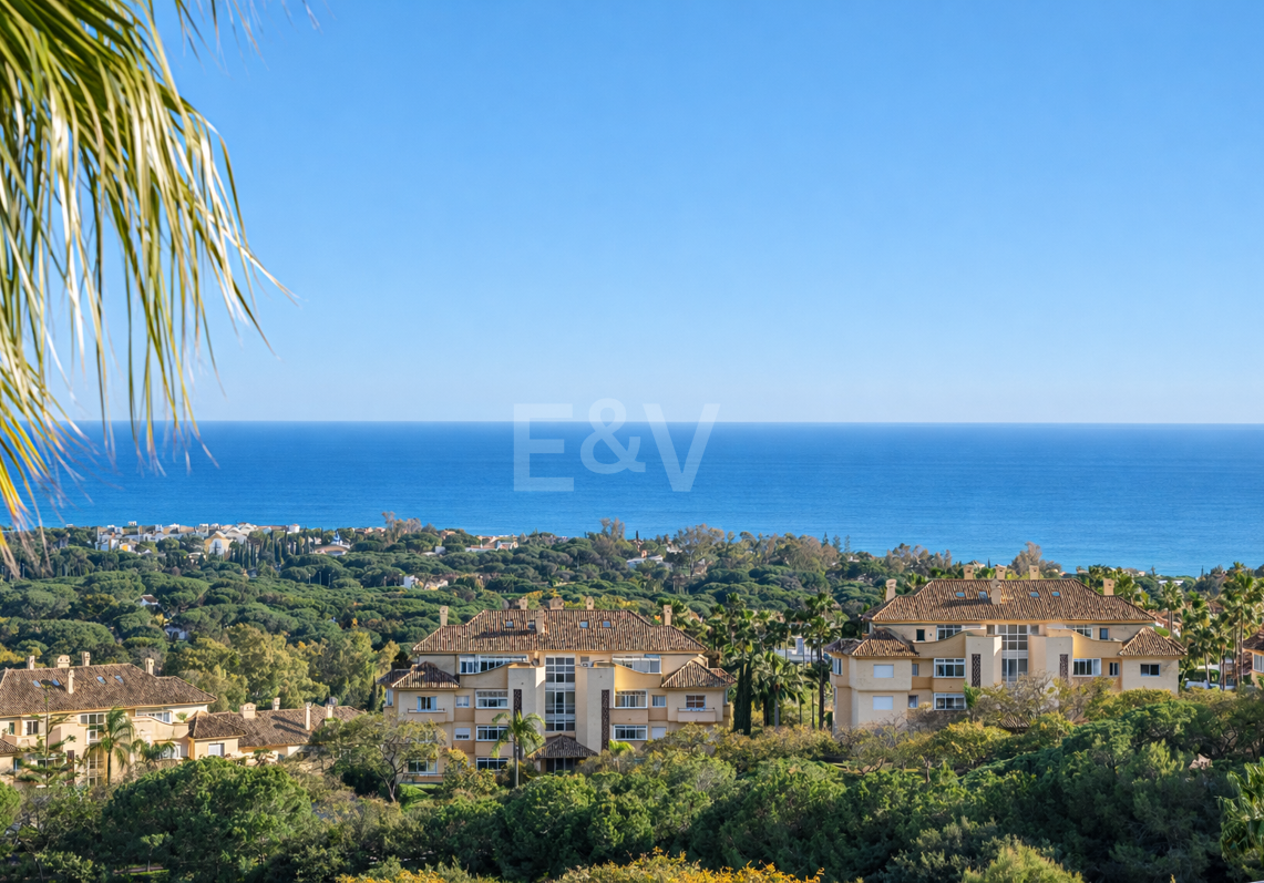 Duplex penthouse with spectacular views of the sea, golf course and nature