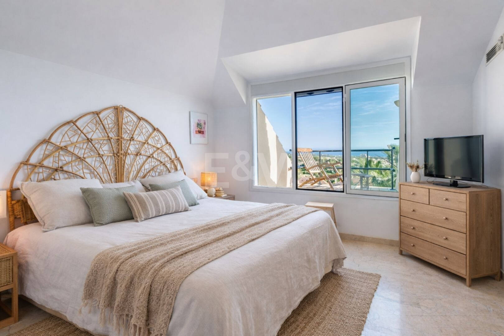 Penthouse med spektakulär utsikt över havet, golfbanan och naturen