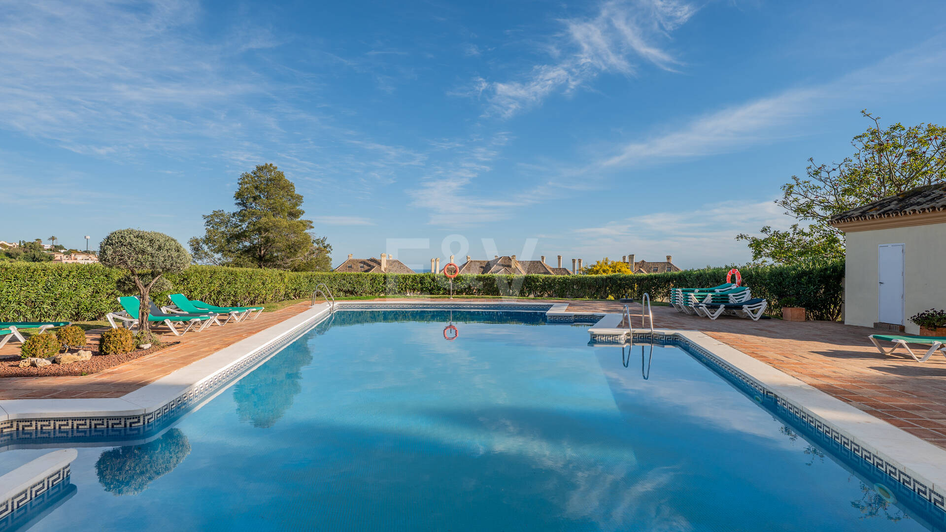 Penthouse with spectacular views of the sea, golf course, and nature