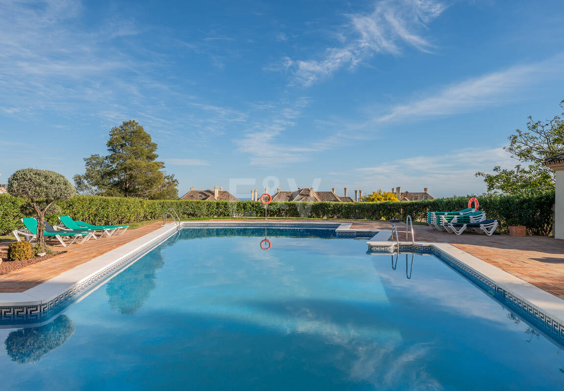 Penthouse with spectacular views of the sea, golf course, and nature