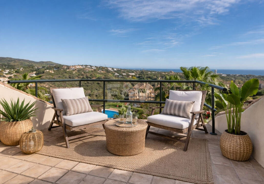 Duplex penthouse with spectacular views of the sea, golf course and nature