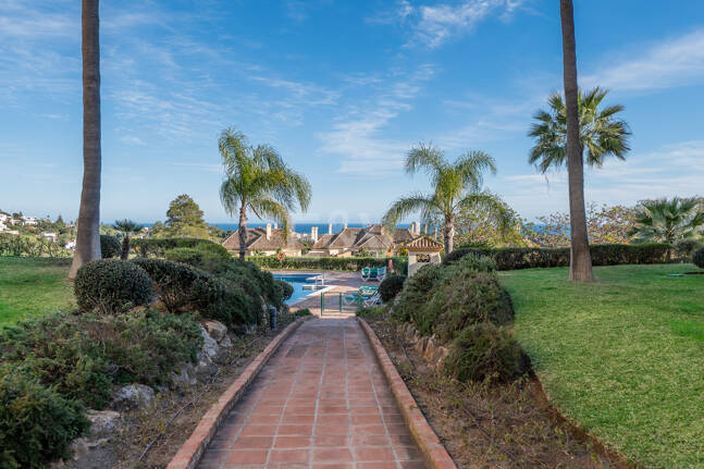 Penthouse with spectacular views of the sea, golf course, and nature