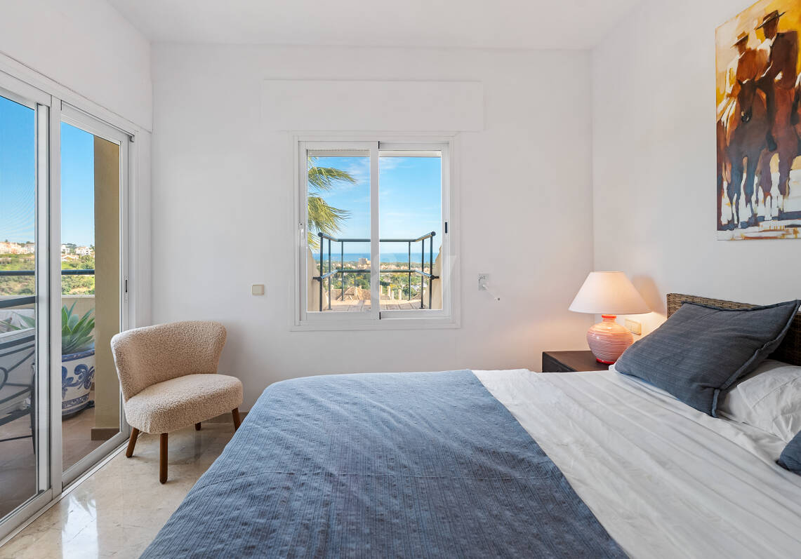 Duplex penthouse with spectacular views of the sea, golf course and nature