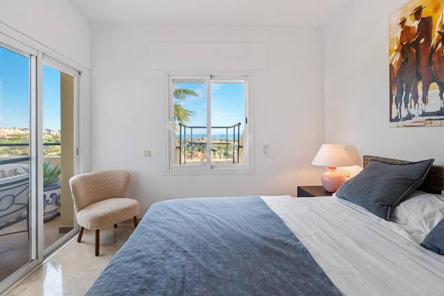 Penthouse with spectacular views of the sea, golf course, and nature