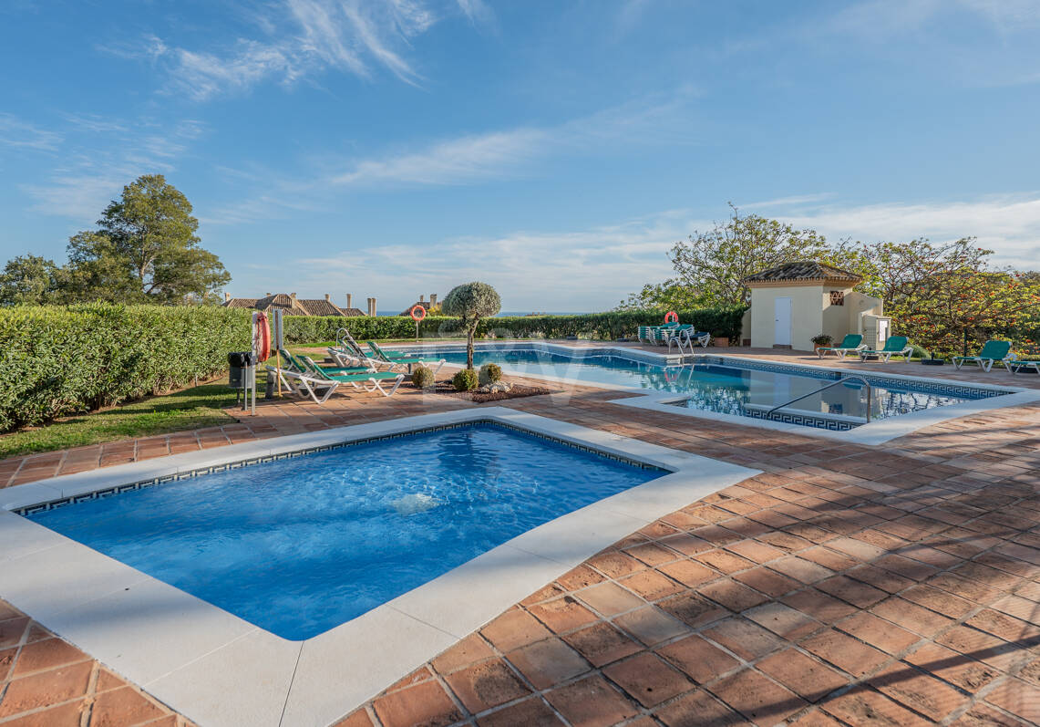 Duplex penthouse with spectacular views of the sea, golf course and nature