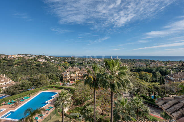 Penthouse with spectacular views of the sea, golf course, and nature