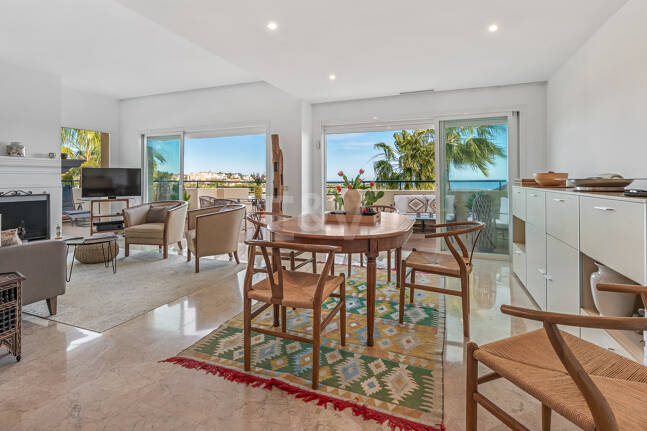 Penthouse with spectacular views of the sea, golf course, and nature