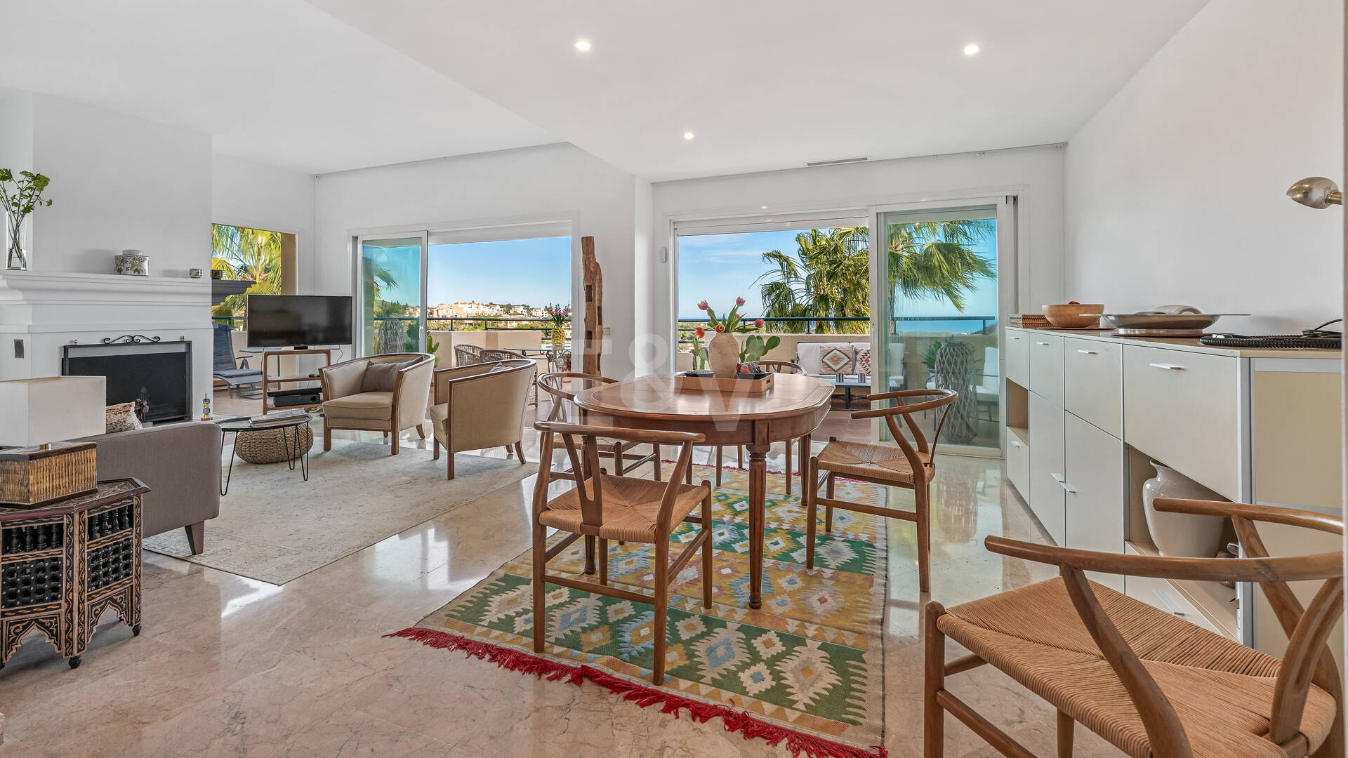 Penthouse with spectacular views of the sea, golf course, and nature