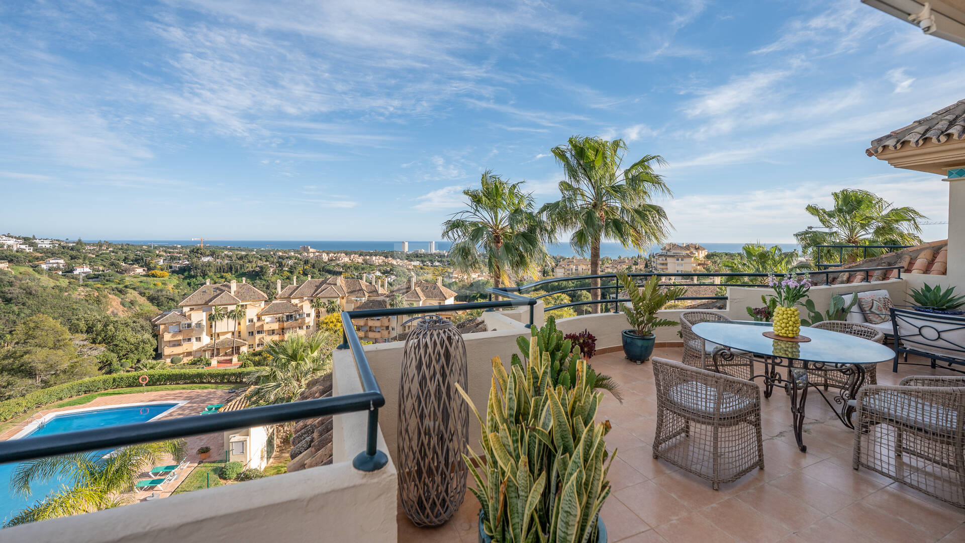 Penthouse with spectacular views of the sea, golf course, and nature