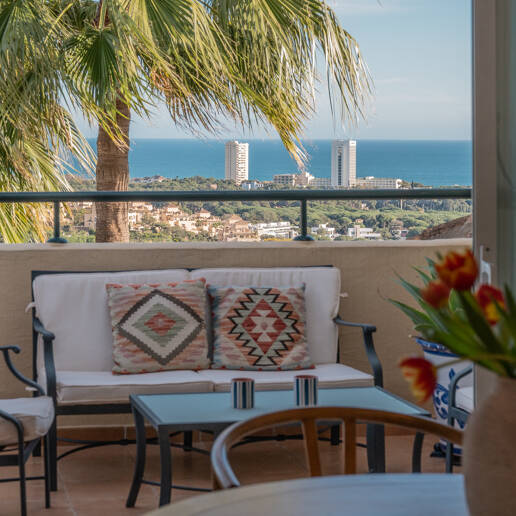 Penthouse with spectacular views of the sea, golf course, and nature