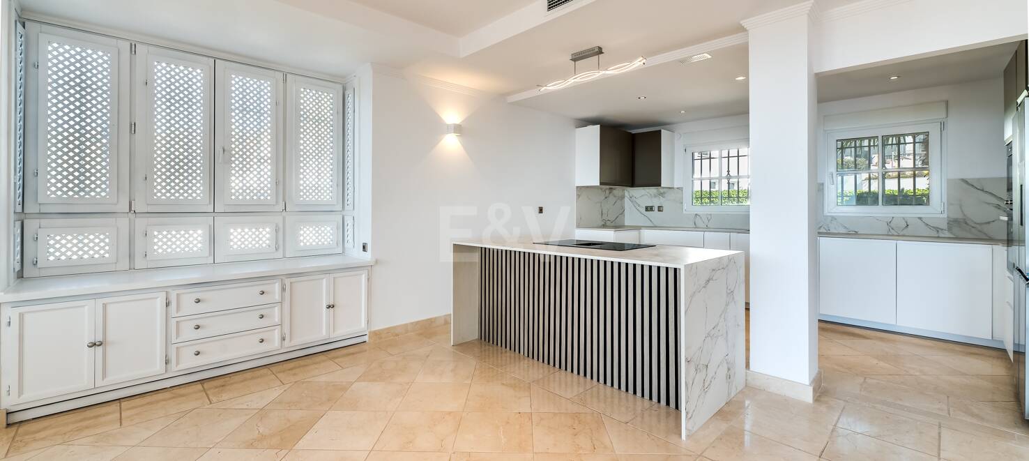 Andalusisk stil Villa i Rio Real med fantastisk utsikt